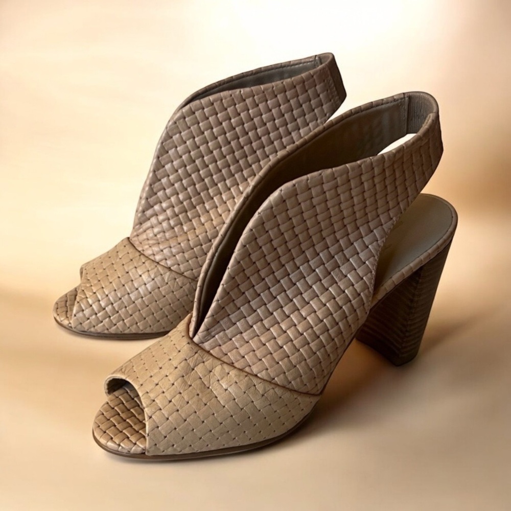 BRENDA ZARO Woven Leather Sling Back Heels Size 36 NWT
